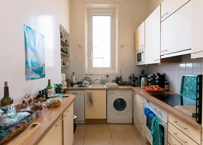 Beautiful 90m Seafront