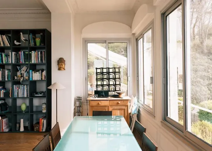 Beautiful 90m Seafront *