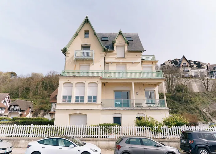 Beautiful 90m Seafront Apartamento